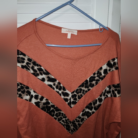 Hailey&Co top Large - Picture 2 of 3